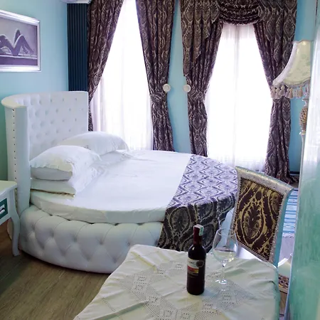 Boutique Fernando Hotell Tirana