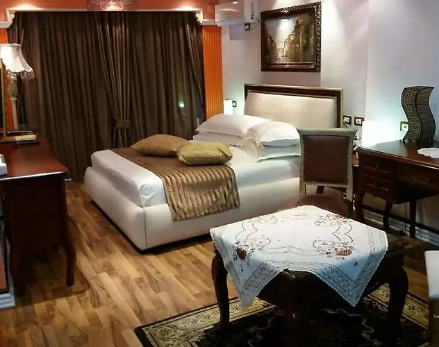 Boutique Fernando 酒店 地拉那