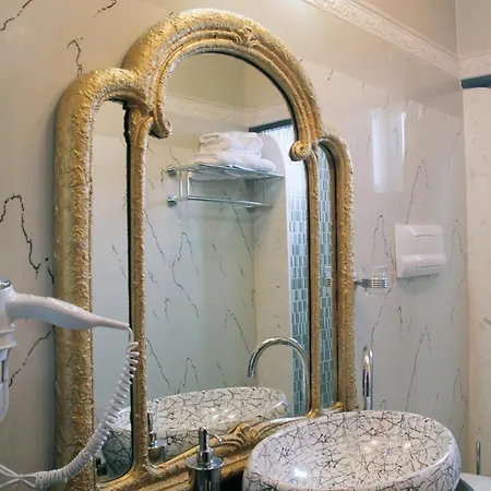 Boutique Fernando 3* Tirana